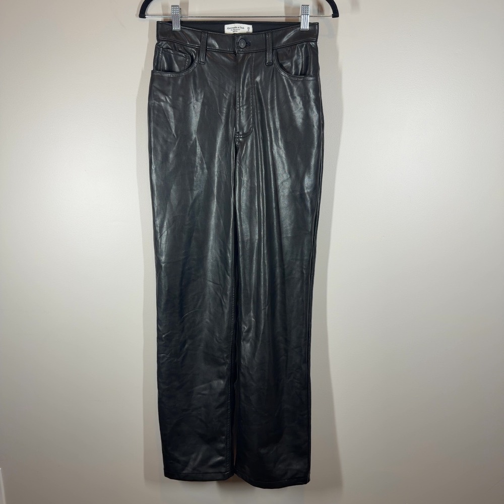 Abercrombie & Fitch Curve Love 90s Relaxed High Rise Faux Leather Pants Size 26